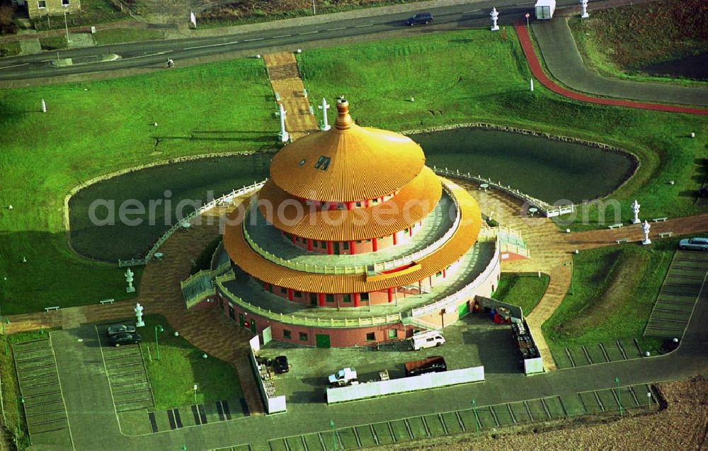 Hohen Neuendorf / Brandenburg from above - Himmelspagode (größtes europäisches Chinarestaurant) an der Oranienburger Straße 3 in 16540 Hohen Neuendorf. (Tel.: 03303-21270)