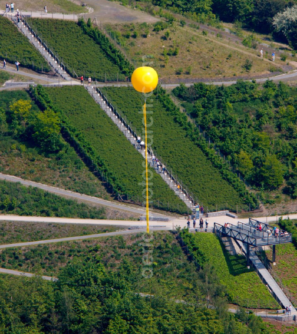 Recklinghausen from the bird's eye view: Die Himmelstiege bei der Halde Hoheward, der ehemaligen Zeche Recklinghausen II, der Zeche Ewald und der Zeche Zeche General Blumenthal/Haard, an der Stadtgrenze zu Recklinghausen in Nordrhein-Westfalen. The Himmelsstiege at Halde Hoheward, a former coal mine, near to Recklinghausen in North Rhine-Westphalia.