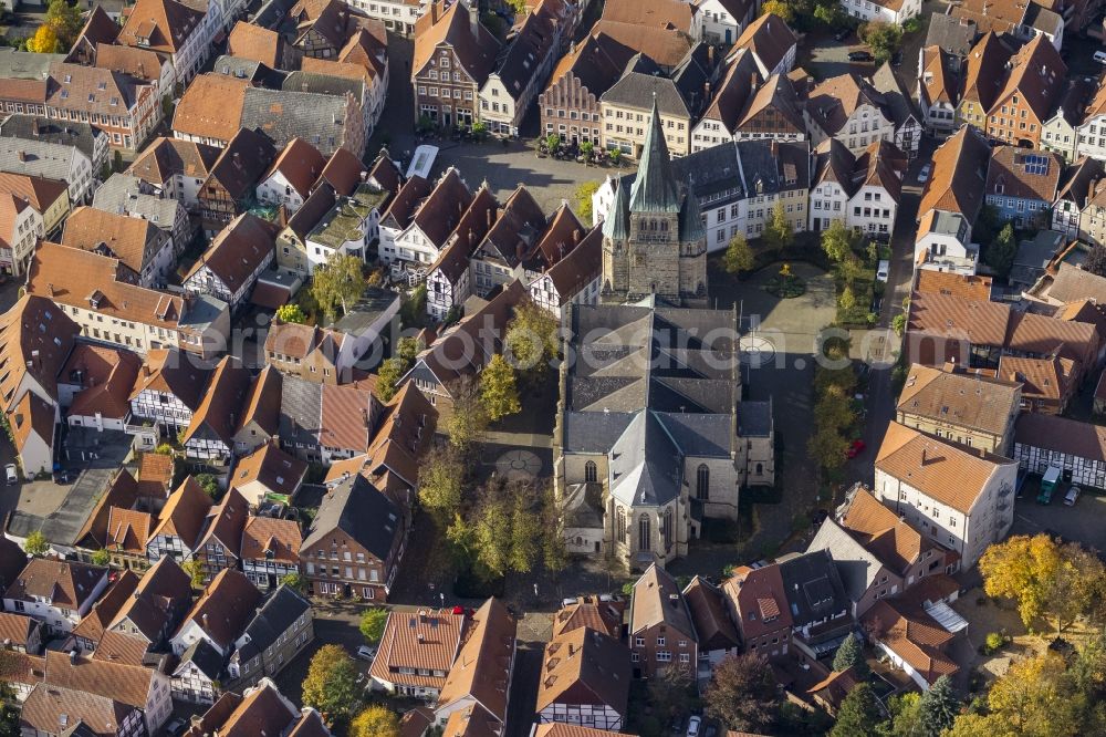 Warendorf from the bird's eye view: Historic Old Town Market Square and St. Lawrence Church in Warendorf in North Rhine-Westphalia