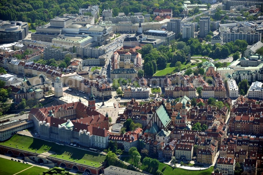 Aerial photograph Warschau - Warsaw's Old Town in the Masovian Voivodeship is situated on the Vistula River and is a UNESCO World Heritage Site