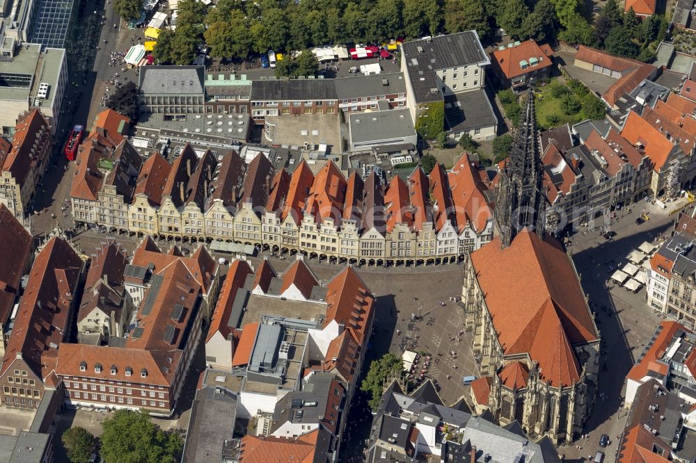 Aerial photograph Münster - Historic buildings at the church of St. Lamberti on Prinzipalmarkt in Münster in North Rhine-Westphalia