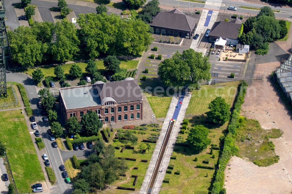 Aerial image Oberhausen - Historic buildings Steigerhaus and Torhaus at the edge of OLGA Park in the borough of Osterfeld in Oberhausen in the state of North Rhine-Westphalia. CONTACT GmbH is located in Steigerhaus and a restaurant in Torhaus