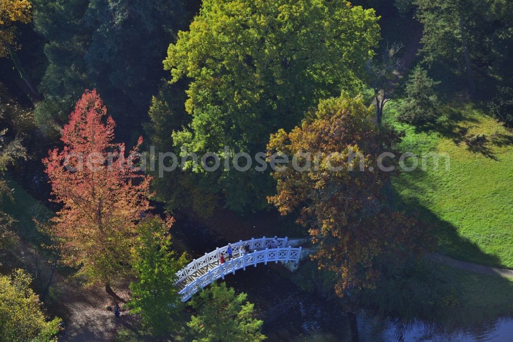 Aerial photograph Wörlitz - Historic wooden bridge in the UNESCO Cultural Heritage Park of Dessau-Woerlitz Garden Kingdom in Woerlitz in Saxony-Anhalt