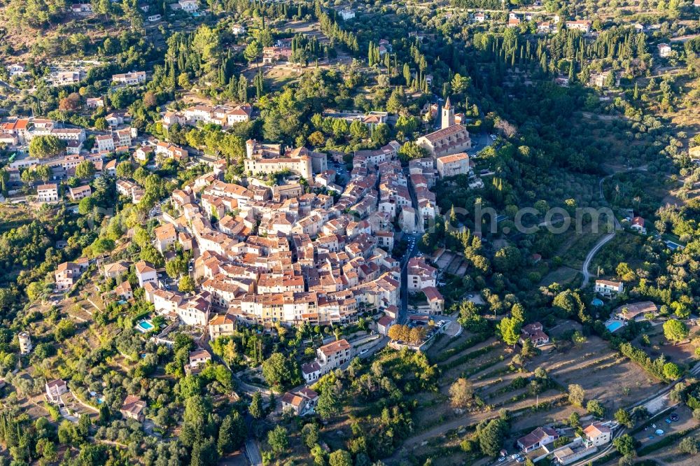 Aerial photograph Montauroux - Town View of the streets and houses of the residential areas in Montauroux in Provence-Alpes-Cote d'Azur, France