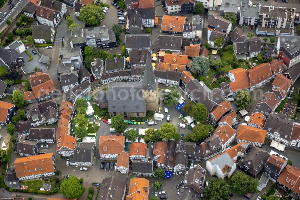 Aerial photograph Hattingen - View of the historical city centre of Hattingen and the church square with the St.Georgs church in the state North Rhine-Westphalia