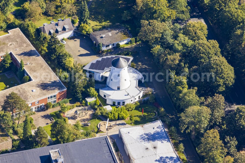 Mönchengladbach from the bird's eye view: Building complex Historical Windmill Lohmuehle in Moenchengladbach on the street Bettrather Strasse in the federal state of North Rhine-Westphalia, Germany