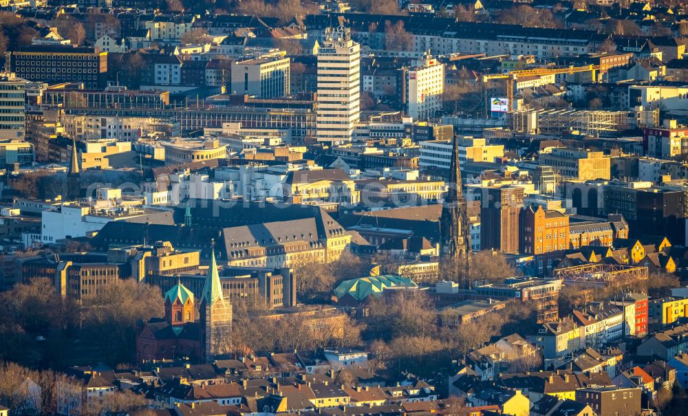 Bochum from the bird's eye view: Historic church complex Christuskirche - Kirche of Kulturen on place Platz des europaeischen Versprechens in the district Innenstadt in Bochum at Ruhrgebiet in the state North Rhine-Westphalia, Germany