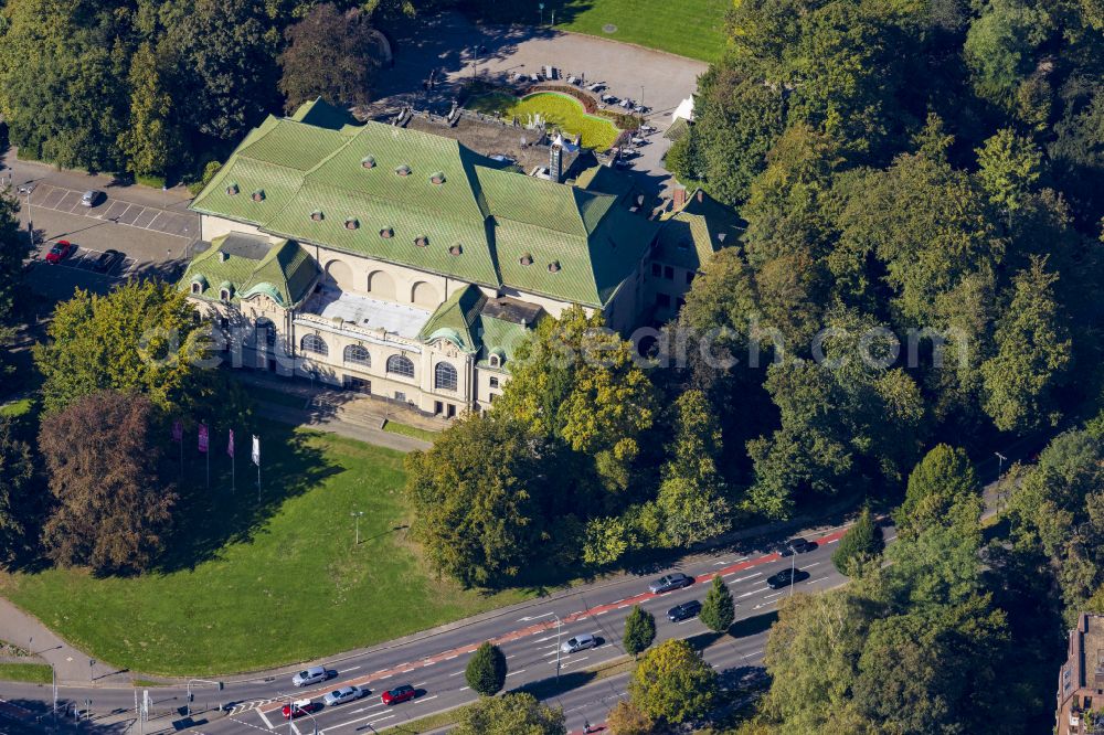 Aerial image Mönchengladbach - Historical building complex Kaiser-Friedrich-Halle on Hohenzollernstrasse in Moenchengladbach in the federal state of North Rhine-Westphalia, Germany