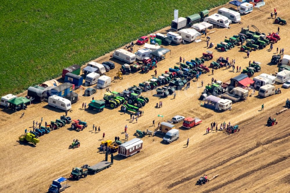 Aerial photograph Düsseldorf - Historic harvest festival with tractor meeting of the tractor friends in Dusseldorf-Angermund in North Rhine-Westphalia