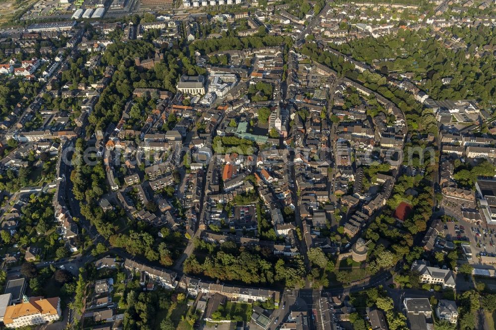 Kempen from the bird's eye view: City view of the historical city center with the Church of Saint Mary in the Old Town of Kempen in the state of North Rhine-Westphalia