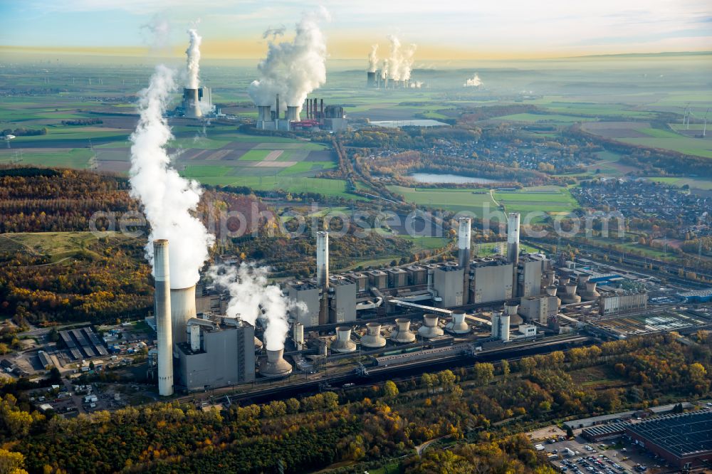 Grevenbroich from above - Building and hall construction of the HKW combined heat and power plant and coal-fired power plant RWE Power AG in the district Frimmersdorf in Grevenbroich in the state North Rhine-Westphalia, Germany