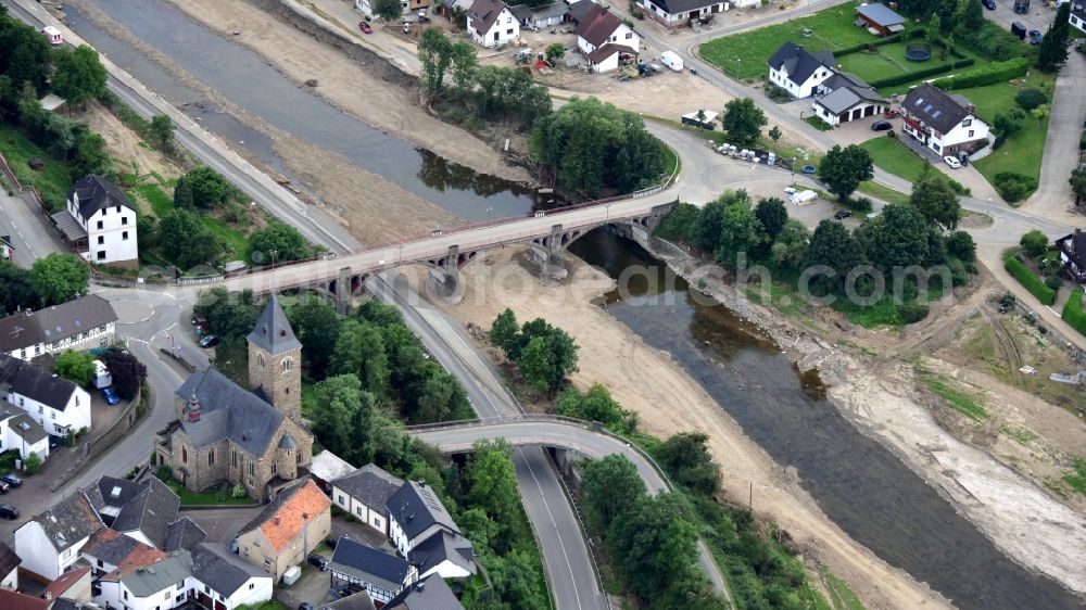 Hönningen from the bird's eye view: Hoenningen (Ahr) after the flood disaster in the Ahr valley this year in the state Rhineland-Palatinate, Germany