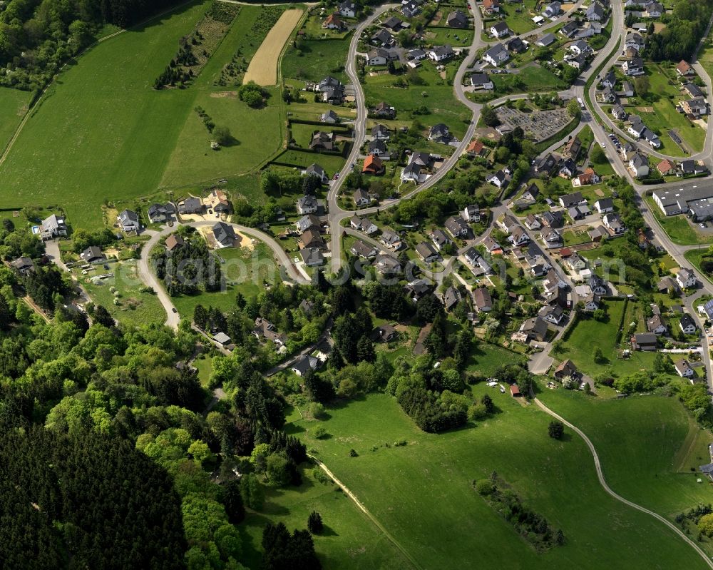 Aerial photograph Hönningen - Hoenningen in Rheinland Pfalz. The village lies on the river Ahr and the road L257