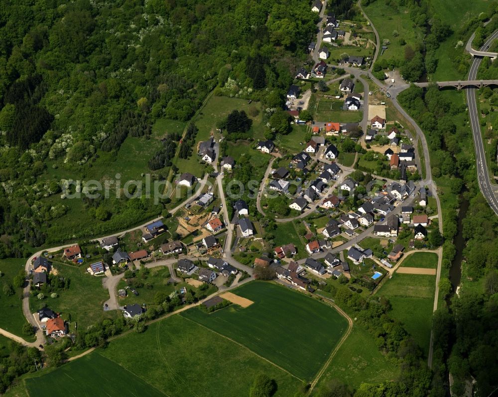 Hönningen from the bird's eye view: Hoenningen in Rheinland Pfalz. The village lies on the river Ahr and the road L257