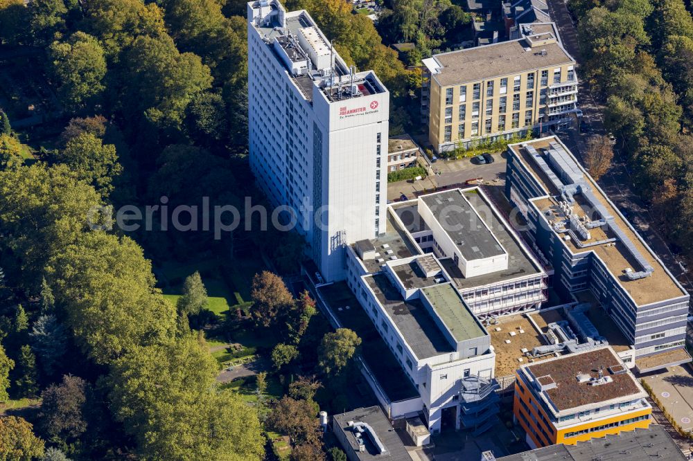 Mönchengladbach from the bird's eye view: Bed tower on the hospital grounds of the Ev. Krankenhaus Bethesda Moenchengladbach on Ludwig-Weber-Strasse in Moenchengladbach in the state of North Rhine-Westphalia, Germany