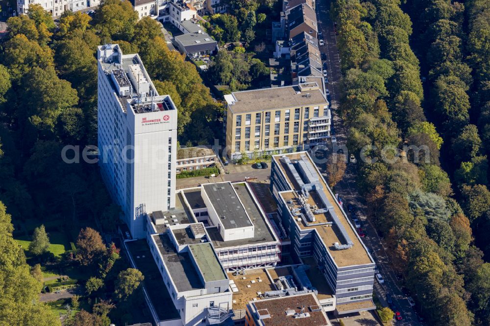 Aerial image Mönchengladbach - Bed tower on the hospital grounds of the Ev. Krankenhaus Bethesda Moenchengladbach on Ludwig-Weber-Strasse in Moenchengladbach in the state of North Rhine-Westphalia, Germany