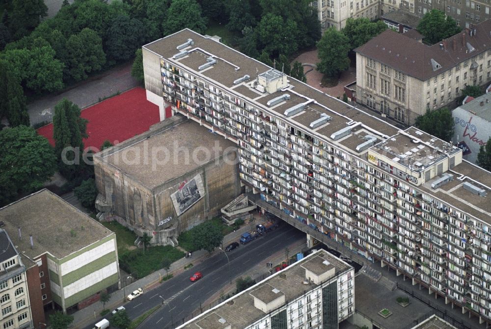 Berlin OT Schöneberg from above - View of the overhead bin Pallasstrasse in the district of Schoeneberg in Berlin