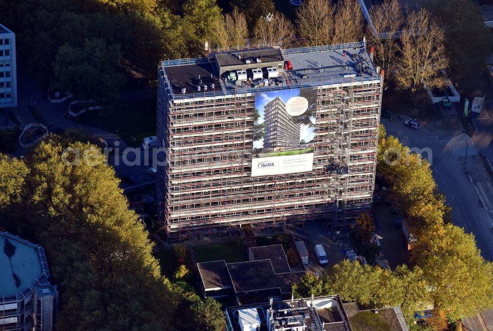 Hamburg from above - High rise building site of the hotel arrangement Serviced Dwelling house my4walls in the Kapstadtring in the district of Winterhude in Hamburg, Germany. Revitalisierung of the empty office building by the Isaria Wohnbau AG and the Bierwirth and Kluth Hotelmanagement GmbH