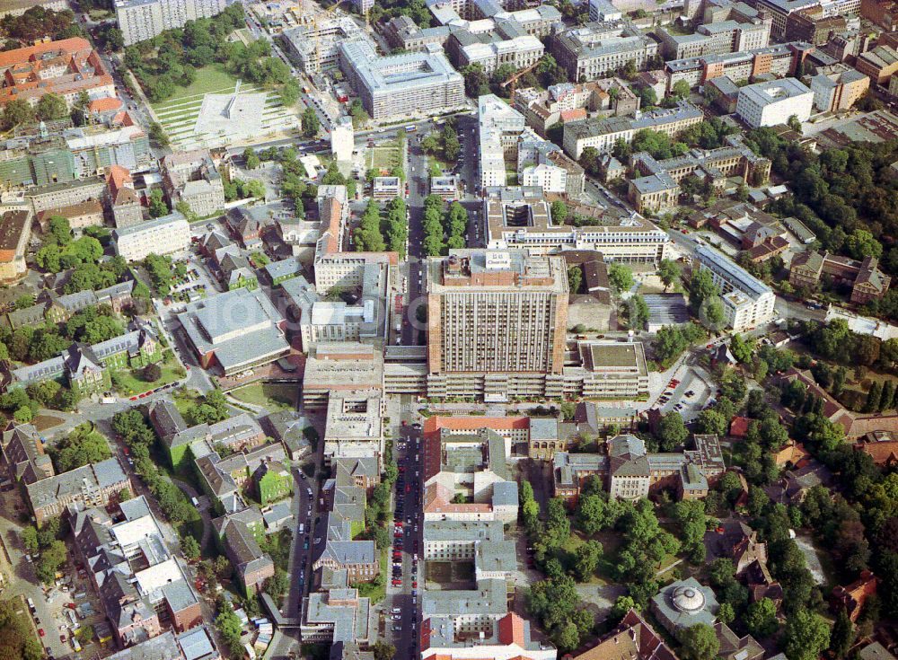 Berlin from the bird's eye view: High house of the bed tower at the University Hospital Charité Campus Mitte (CCM) in the district of Mitte in Berlin