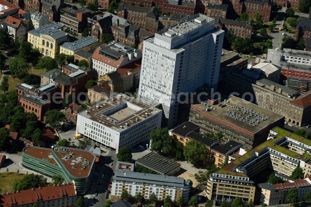 Berlin from the bird's eye view: High house of the bed tower at the University Hospital Charité Campus Mitte (CCM) in the district of Mitte in Berlin