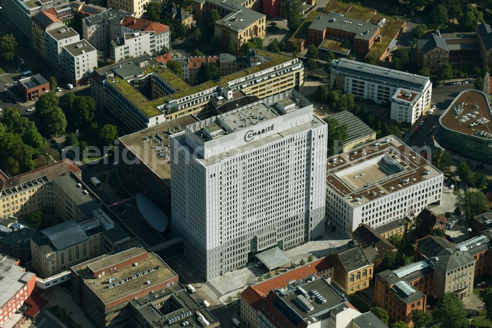 Aerial photograph Berlin - High house of the bed tower at the University Hospital Charité Campus Mitte (CCM) in the district of Mitte in Berlin