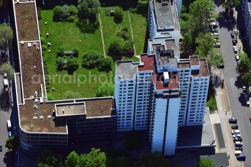 Berlin from above - At the corner of Luetzow-Ufer - Keith street in the Tiergarten district of Berlin, a high-rise towers over. On the ground floor there is the traditional music store Steinway-Haus