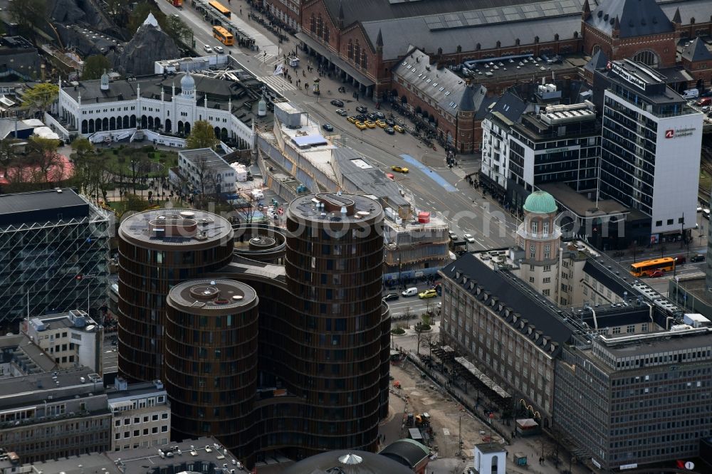 Kopenhagen from the bird's eye view: High-rise ensemble of Axel Towers in Copenhagen in Region Hovedstaden, Denmark