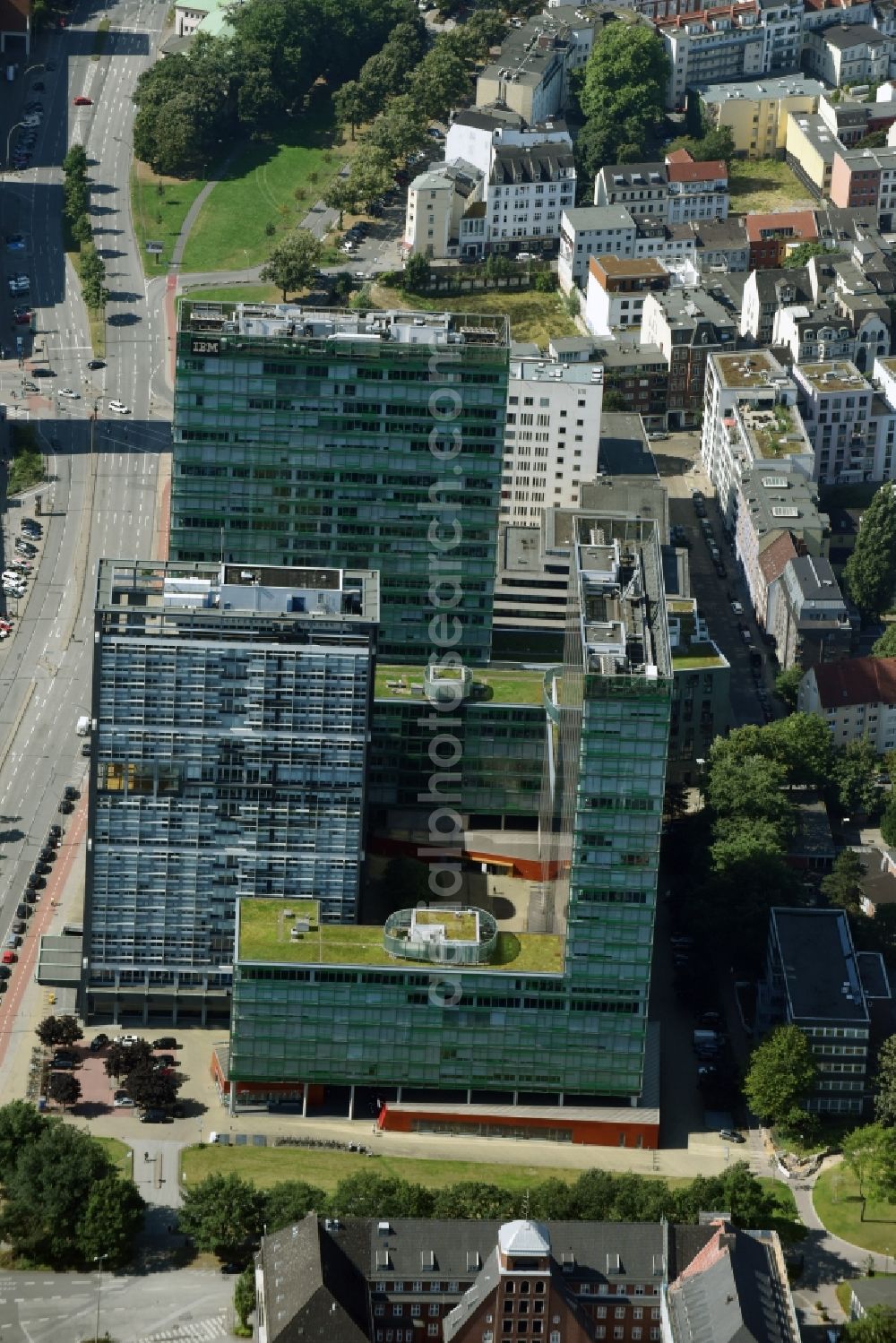 Hamburg from the bird's eye view: High-rise ensemble Beim Strohhause in the Saint Georg part of Hamburg. The towers include offices of IBM, TUeV SUeD Akademie GmbH and HBC a?? Hamburger Business Center City-Sued GmbH