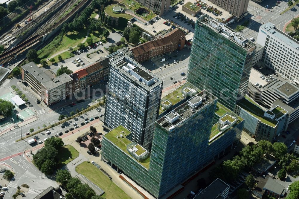 Aerial image Hamburg - High-rise ensemble Beim Strohhause in the Saint Georg part of Hamburg. The towers include offices of IBM, TUeV SUeD Akademie GmbH and HBC a?? Hamburger Business Center City-Sued GmbH