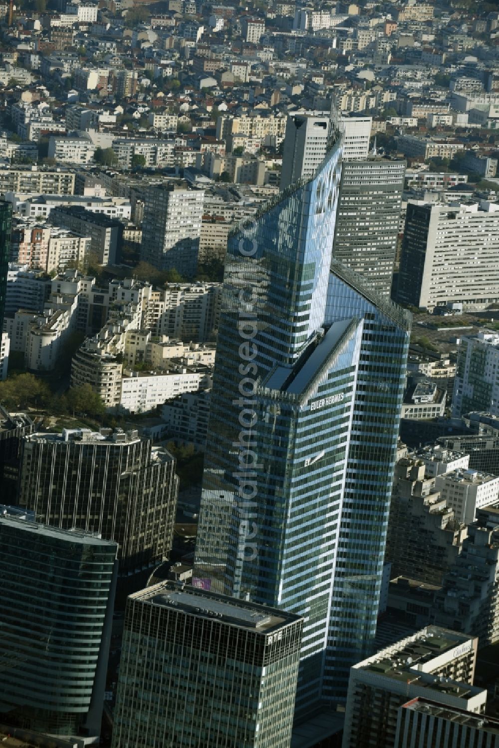 Aerial photograph Paris Courbevoie - High-rise ensemble of Buerogebaeude der Ernst & Young and EULER HERMES in Tour First on Place des Saisons in Paris Courbevoie in Ile-de-France, France