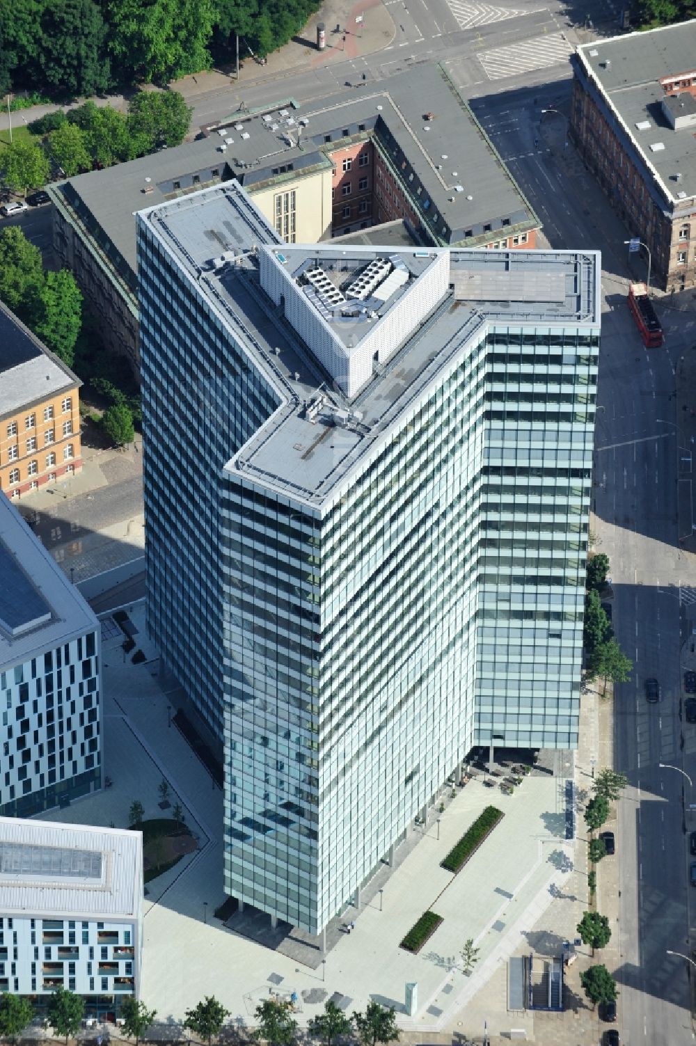 Hamburg from above - High-rise ensemble of Emporio-Hochhaus in the district Neustadt in Hamburg, Germany