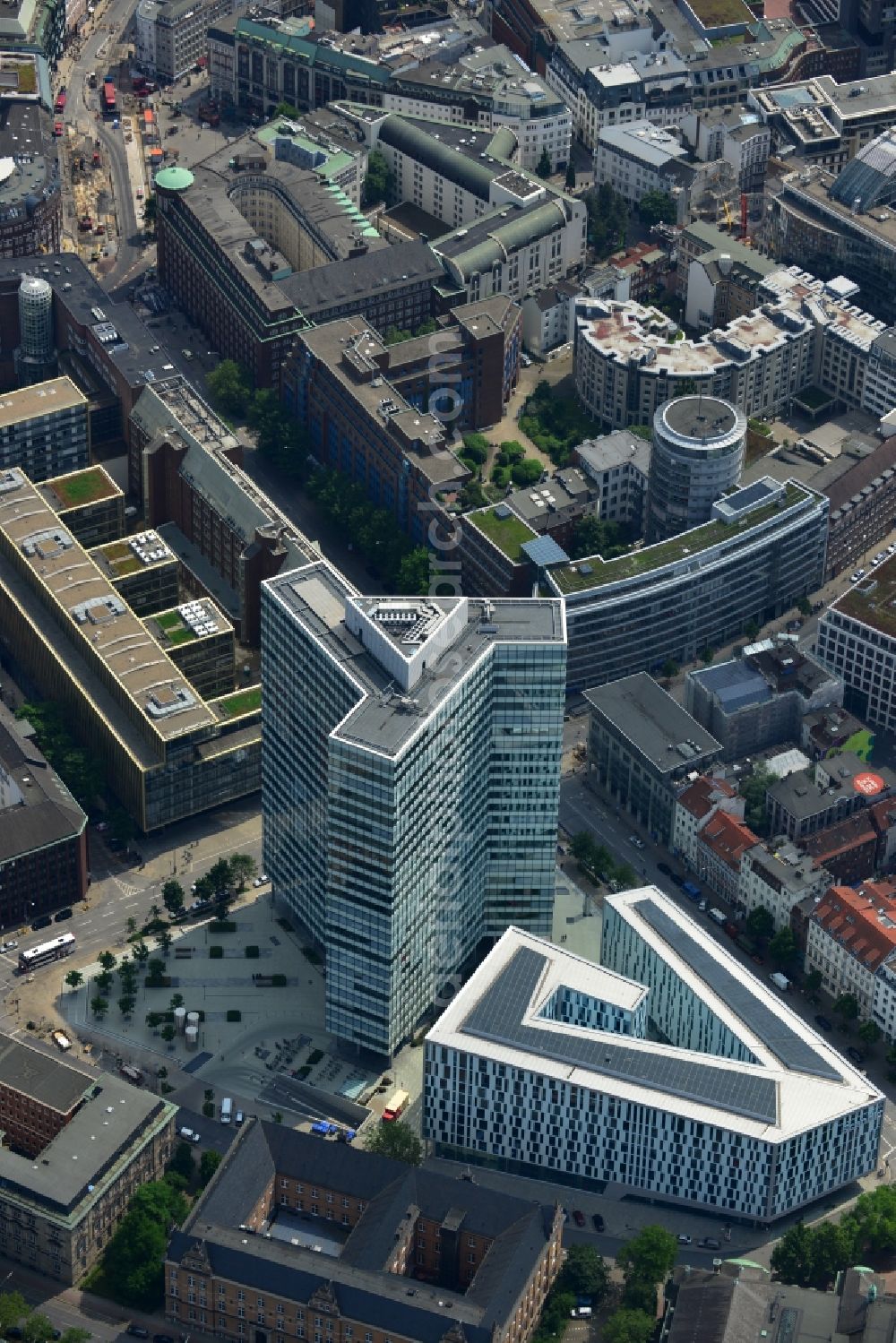 Aerial photograph Hamburg - High-rise ensemble of Emporio-Hochhaus in the district Neustadt in Hamburg, Germany