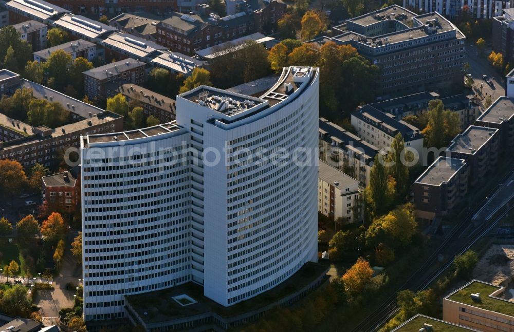 Hamburg from the bird's eye view: High-rise ensemble of Euler Hermes Deutschland Niederlassung of Euler Hermes SA on Friedensallee in the district Ottensen in Hamburg