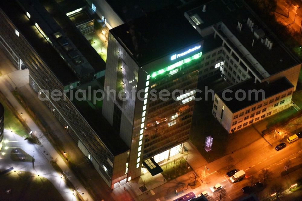 Aerial image München - Night view High-rise ensemble of Fraunhofer-Institut fuer Zuverlaessigkeit und Mikrointegration IZM on Hansastrasse in Munich in the state Bavaria