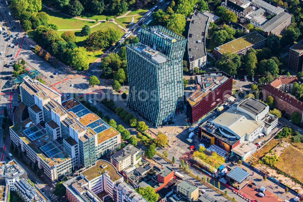 Aerial image Hamburg - Skyscraper - Ensemble - complex Dancing Towers on the Reeperbahn in the district St. Pauli in Hamburg, Germany