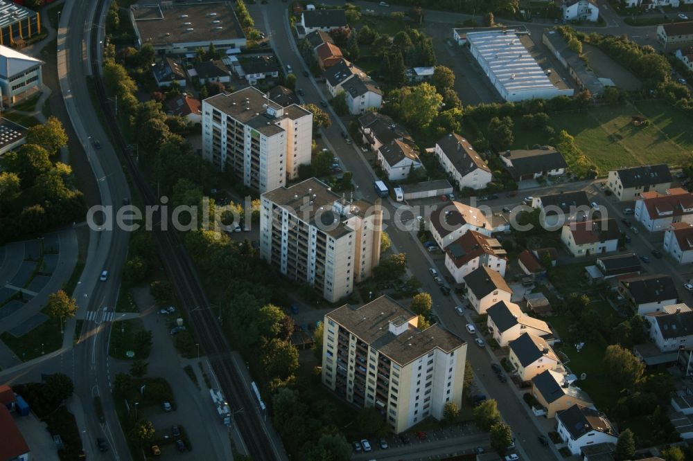 Aerial photograph Linkenheim-Hochstetten - High-rise ensemble of Rudolf Diesel Strasse in Linkenheim-Hochstetten in the state Baden-Wuerttemberg