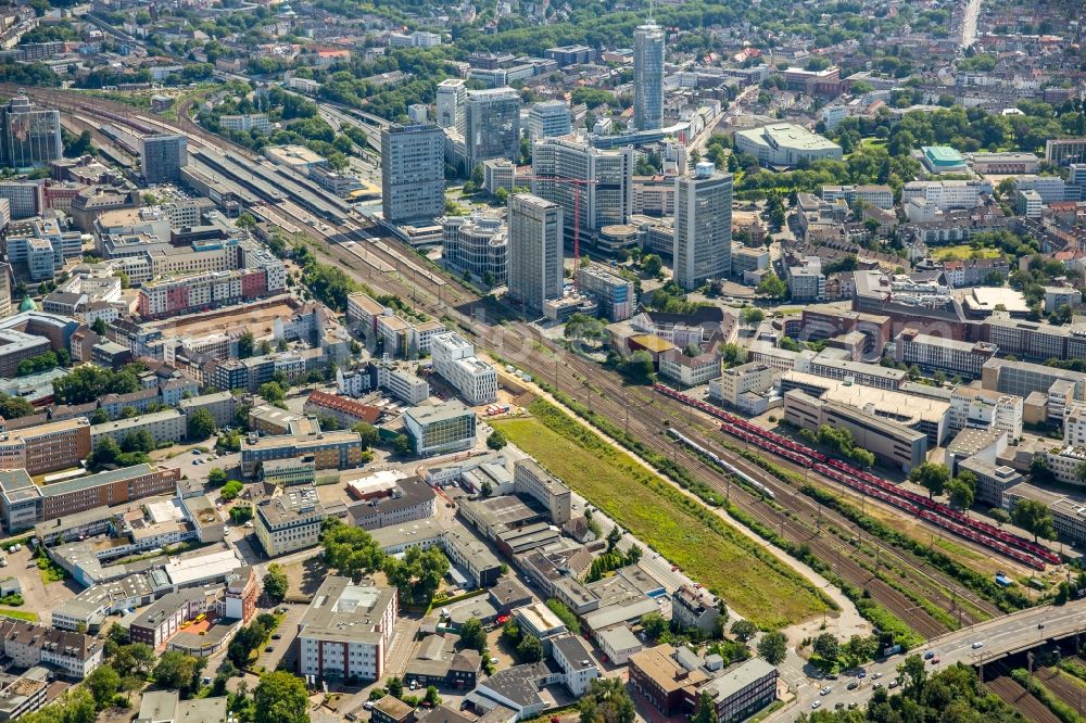 Aerial image Essen - High-rises and towers of the Suedviertel quarter in the city center of Essen in the state of North Rhine-Westphalia. The office buildings are located at the main station of Essen