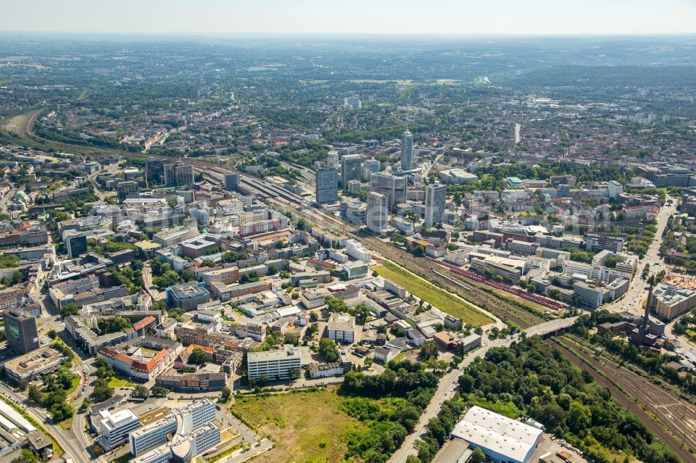 Aerial photograph Essen - High-rises and towers of the Suedviertel quarter in the city center of Essen in the state of North Rhine-Westphalia. The office buildings are located at the main station of Essen