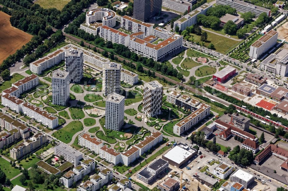 München from the bird's eye view: High-rise ensemble Suedseite in Munich in the state Bavaria