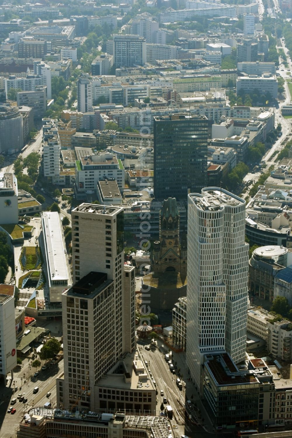 Aerial image Berlin - High-rise ensemble of Zoofenster and Neubau Upper West on Joachinsthaler Strasse - Hardenbergstrasse in Ortsteil Bezirk Charlottenburg in Berlin, Germany