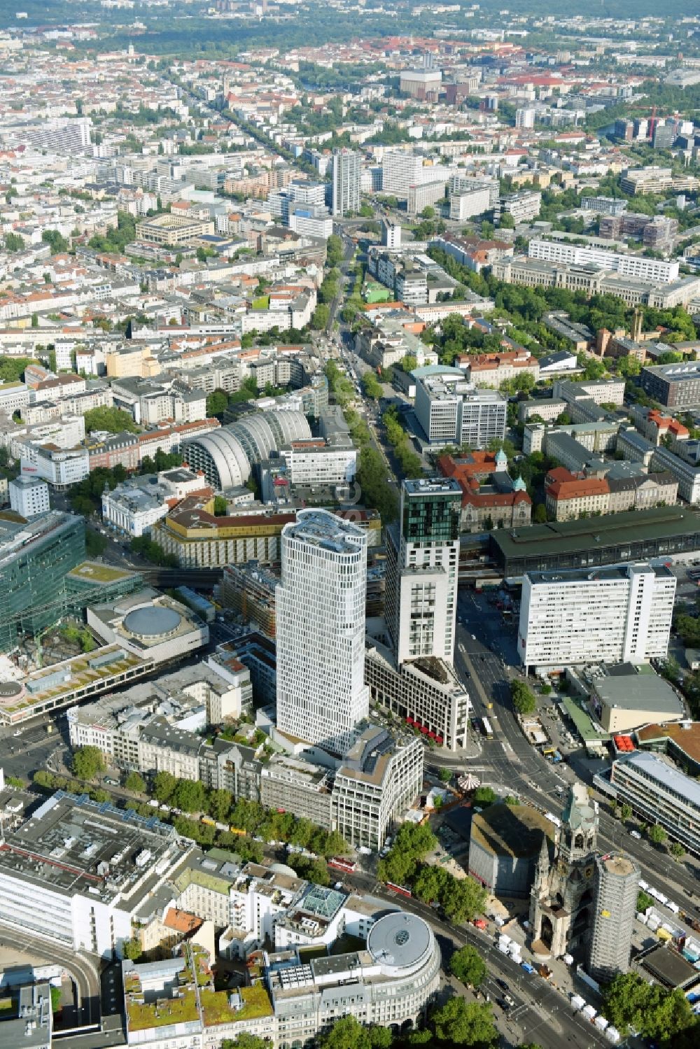 Berlin from the bird's eye view: High-rise ensemble of Zoofenster and Neubau Upper West on Joachinsthaler Strasse - Hardenbergstrasse in Ortsteil Bezirk Charlottenburg in Berlin, Germany