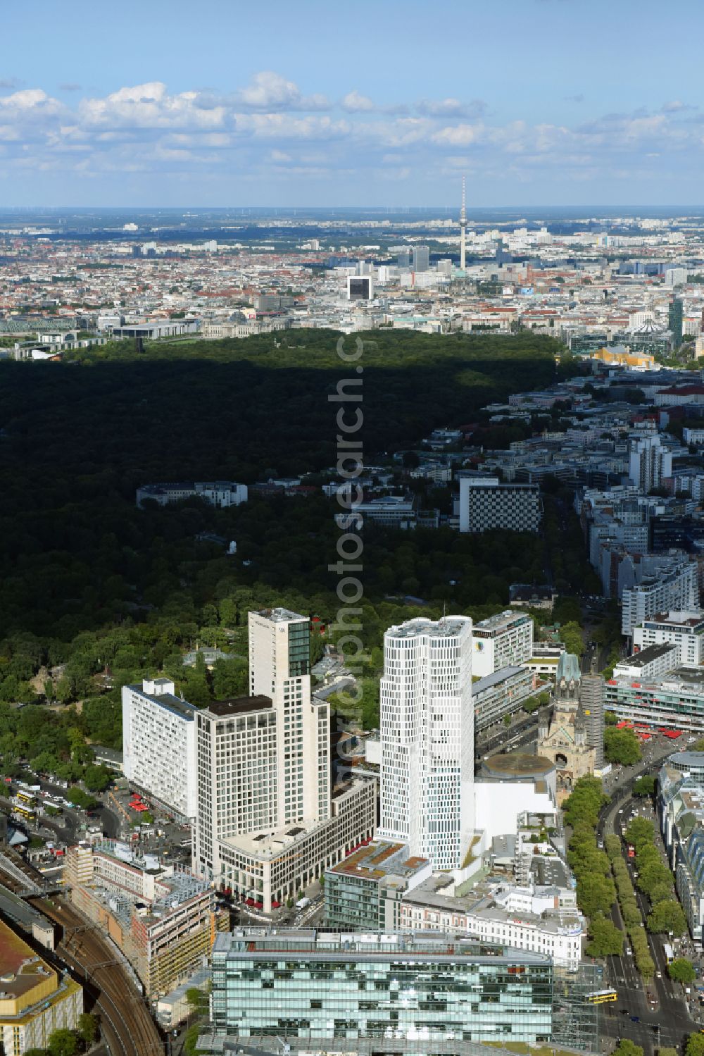 Berlin from the bird's eye view: High-rise ensemble of Zoofenster and Neubau Upper West on Joachinsthaler Strasse - Hardenbergstrasse in Ortsteil Bezirk Charlottenburg in Berlin, Germany