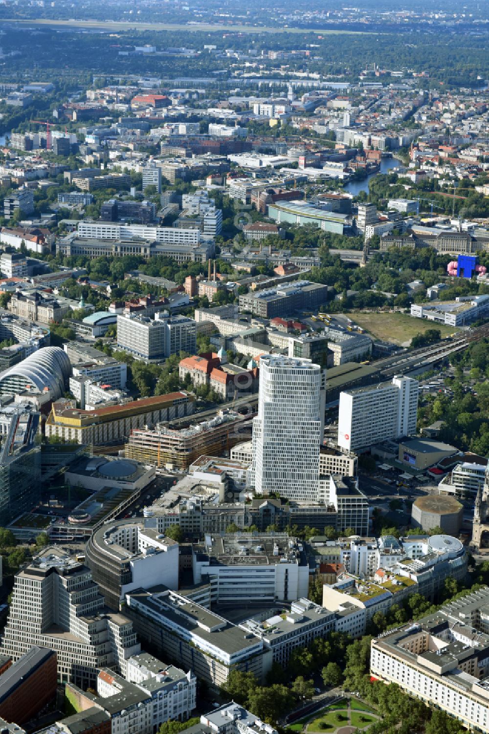 Aerial photograph Berlin - High-rise ensemble of Zoofenster and Neubau Upper West on Joachinsthaler Strasse - Hardenbergstrasse in Ortsteil Bezirk Charlottenburg in Berlin, Germany