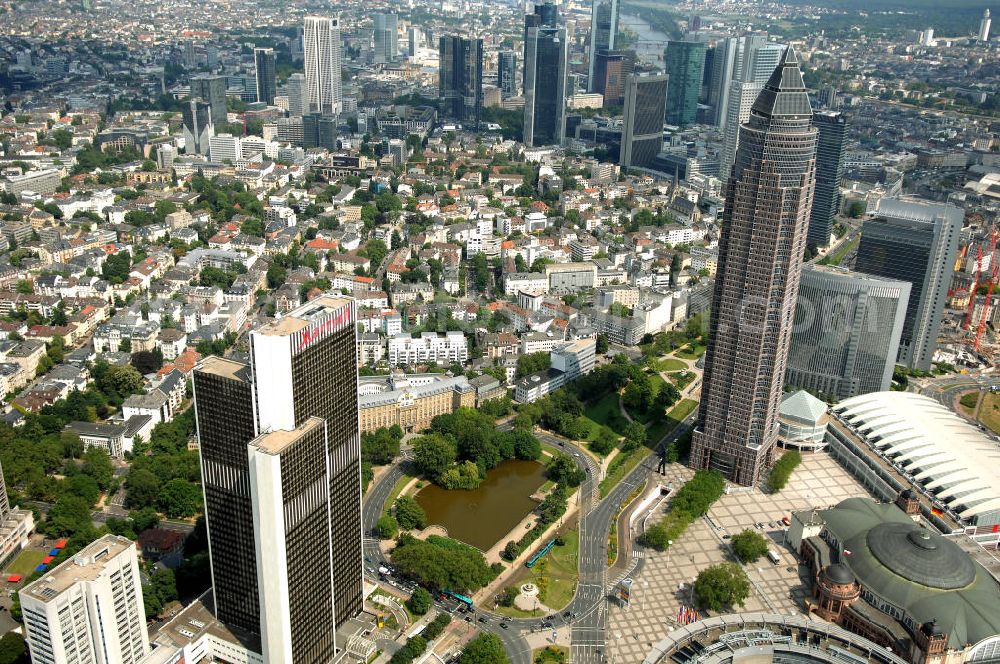 Frankfurt am Main from above - Blick auf das Hochhaus des Frankfurter Marriott Hotel an der Hamburger Allee 2 in 60486 Frankfurt / Main. Gegenüber der Frankfurter Messe gelegen, ist es eines der höchsten Hotels des Kontinents.