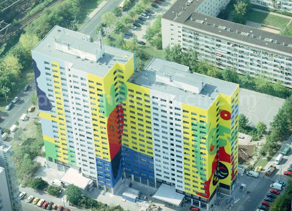 Aerial photograph Berlin - High-rise building in the residential area Gustavovo-Haus on Franz-Jacob-Strasse in the Lichtenberg district of Berlin, Germany