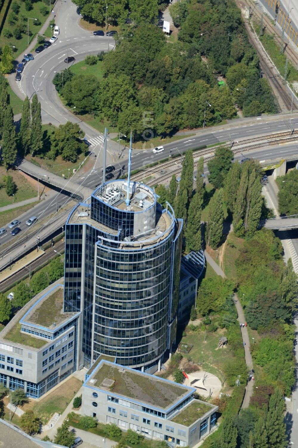 Aerial image Stuttgart - High-rise building and office building Buelow Tower in Stuttgart in the state of Baden-Wuerttemberg. The tower with its glass front is located on federal highway B27 on the Northern train station