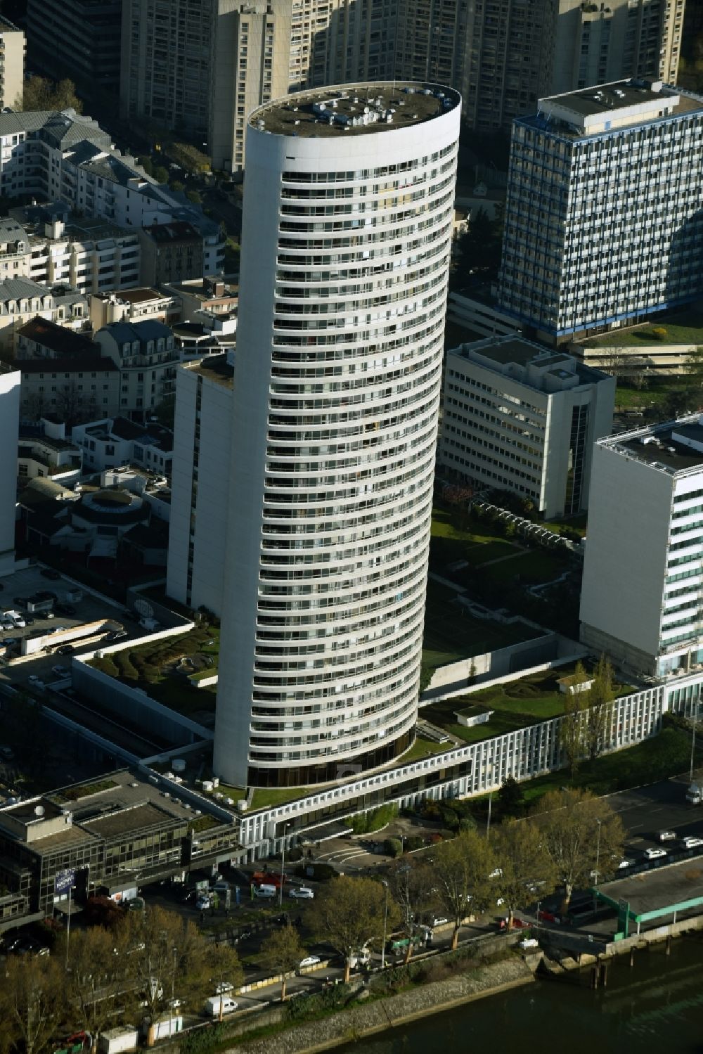 Aerial image Paris - High-rise building and office tower on the riverbank of the river Senne in Paris in Ile-de-France, France