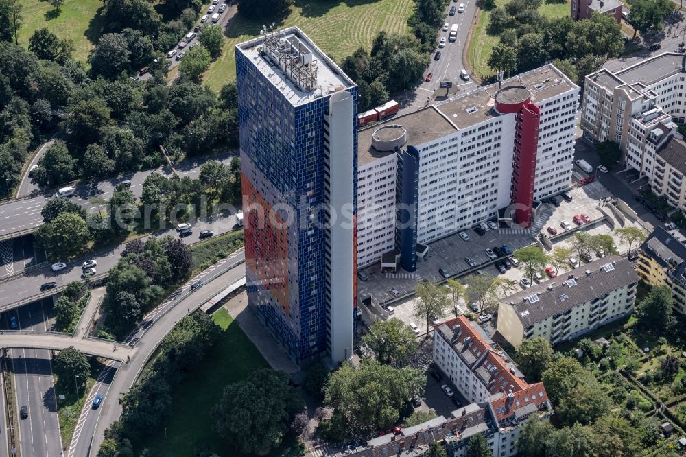 Köln from the bird's eye view: High-rise building Herkules-Hochhaus on Graeffstrasse in Cologne in the state North Rhine-Westphalia, Germany