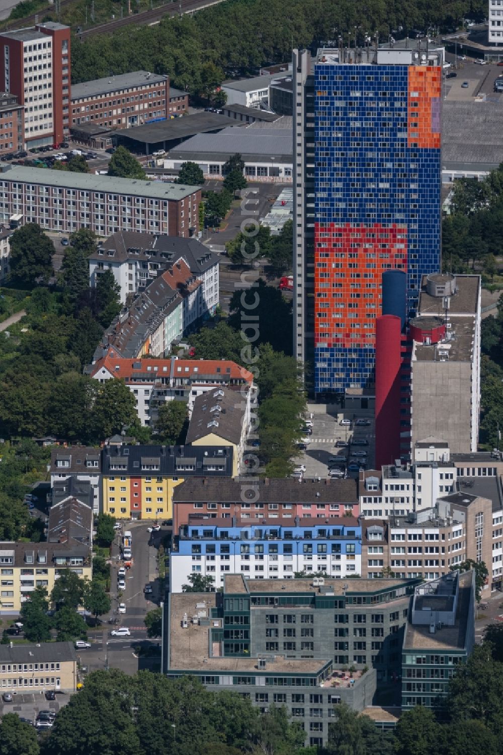 Aerial image Köln - High-rise building Herkules-Hochhaus on Graeffstrasse in Cologne in the state North Rhine-Westphalia, Germany