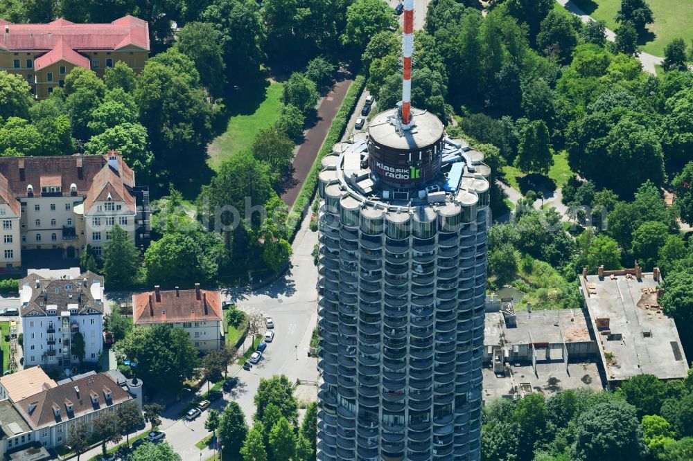 Augsburg from the bird's eye view: High-rise building of the hotel complex Dorint An of Kongresshalle Augsburg on Imhofstrasse in Augsburg in the state Bavaria, Germany